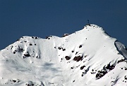 15 Zoom in Punta Cermenati  con la croce e Rif. Azzoni